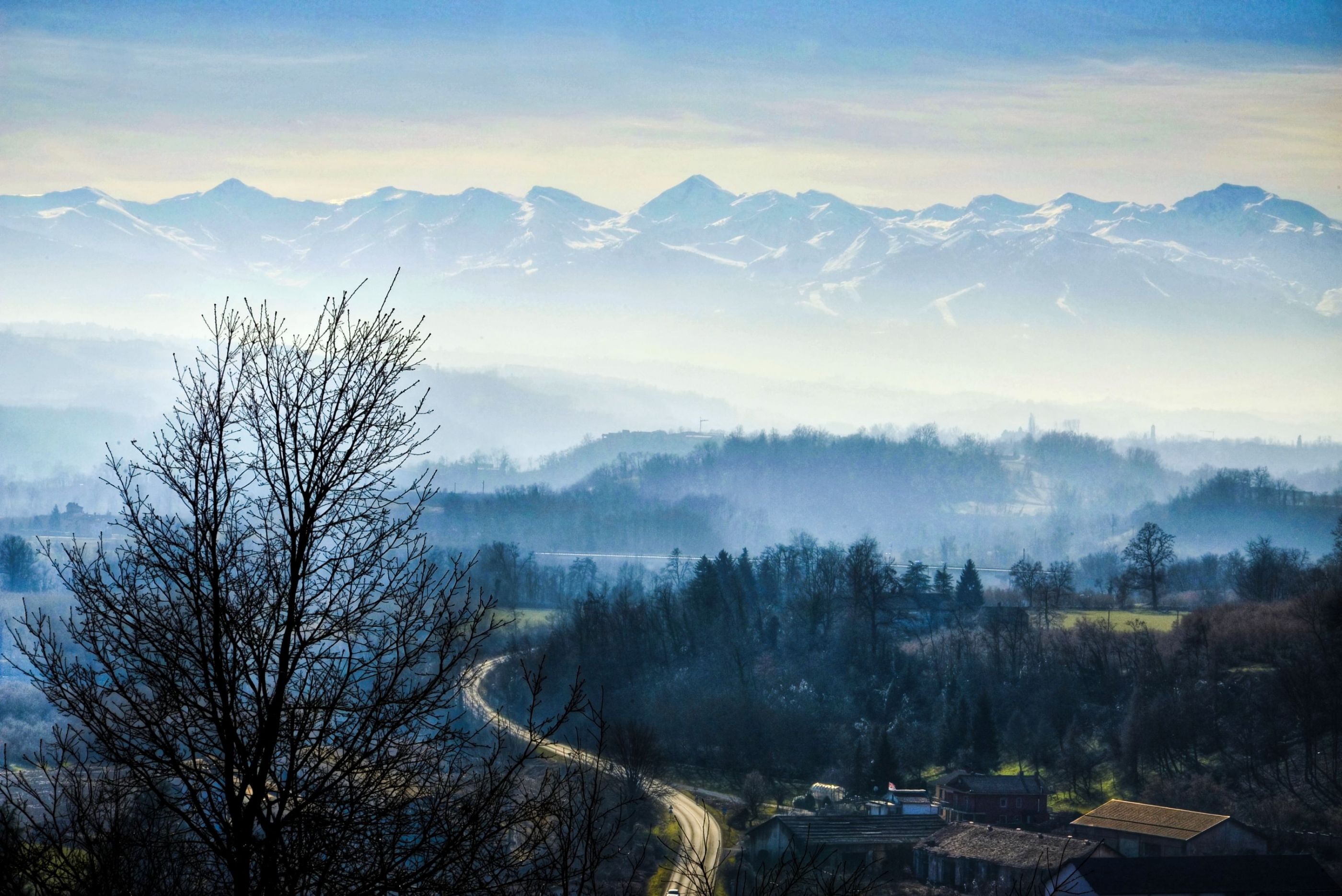 Zimná krajinka v Taliansku pod Alpami