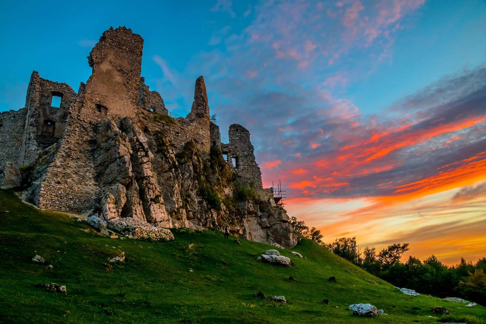 Castle Hrušov