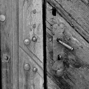 Dveře od brány na hrad Buchlov